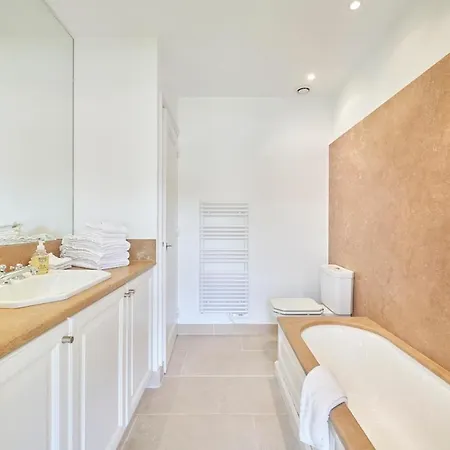 Before Making A Request, Read My Host Profile At Bottom Of Page # Luxury Private 6-bedroom Retreat Near Saint-tropez